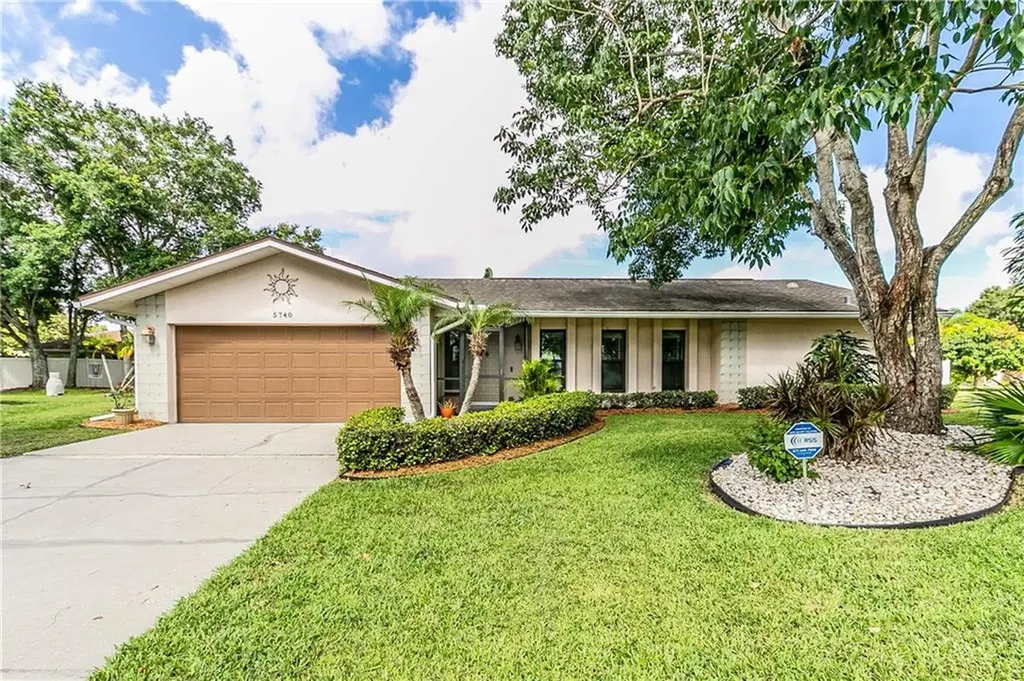 5740 Augusta Court Sarasota FL 34238