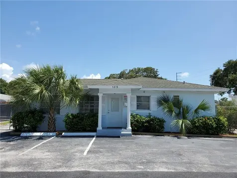 1215 Lakeview Road Clearwater FL 33756