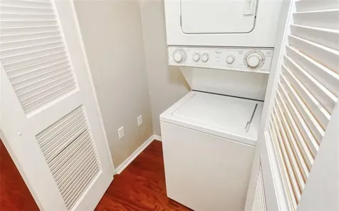 2121 Wood Street Sarasota FL 34237