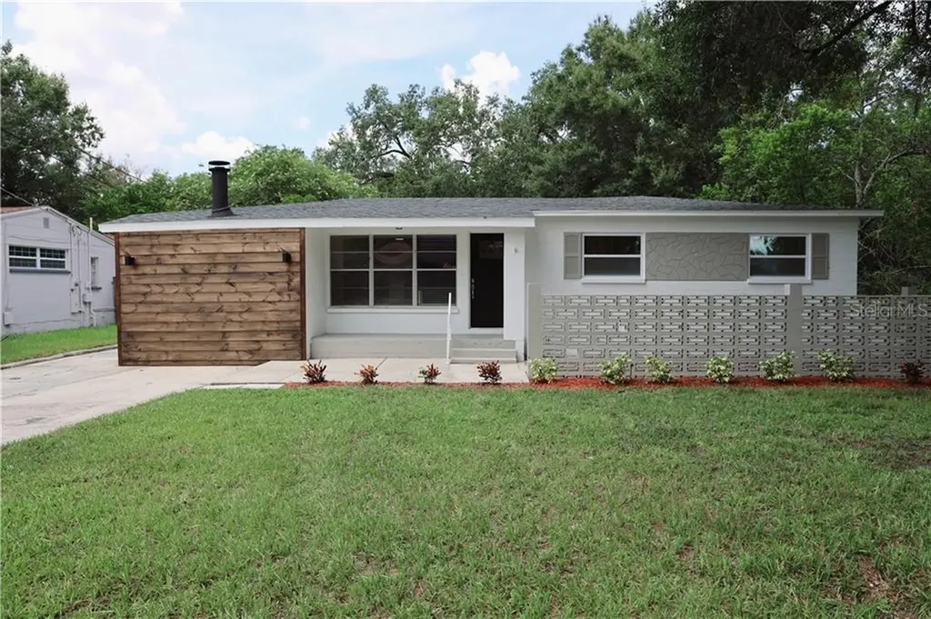 2313 Carroll Place Tampa FL 33612