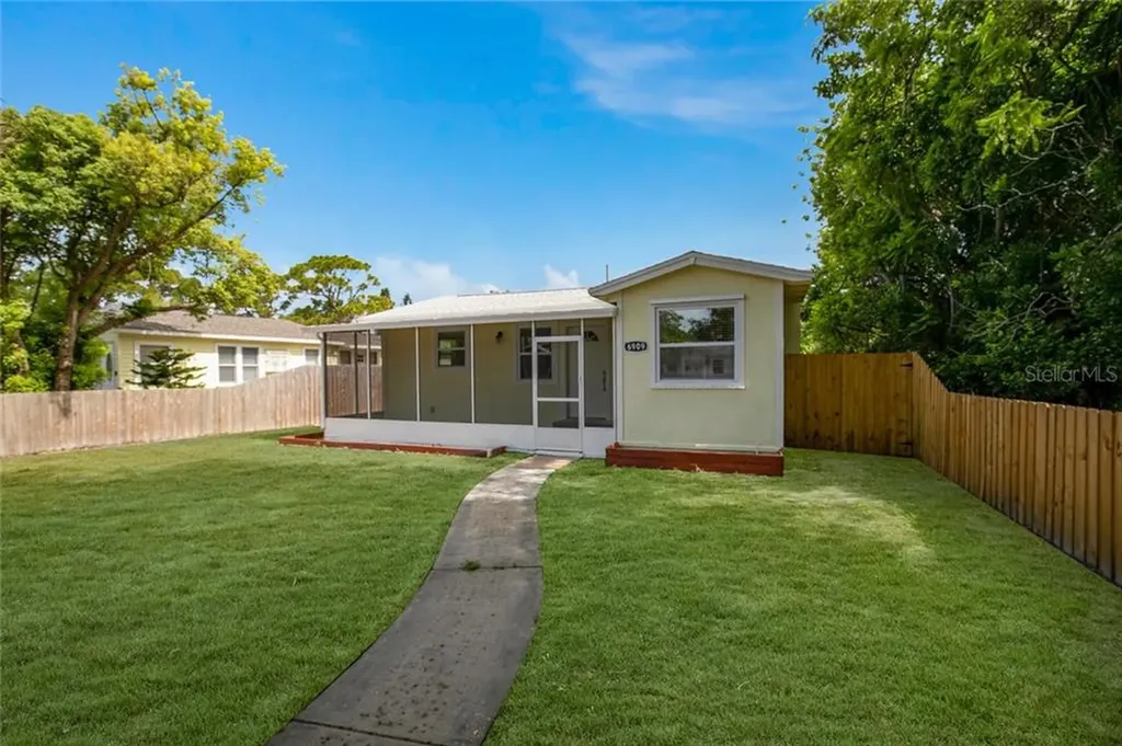 6909 3rd Avenue N St Petersburg FL 33710
