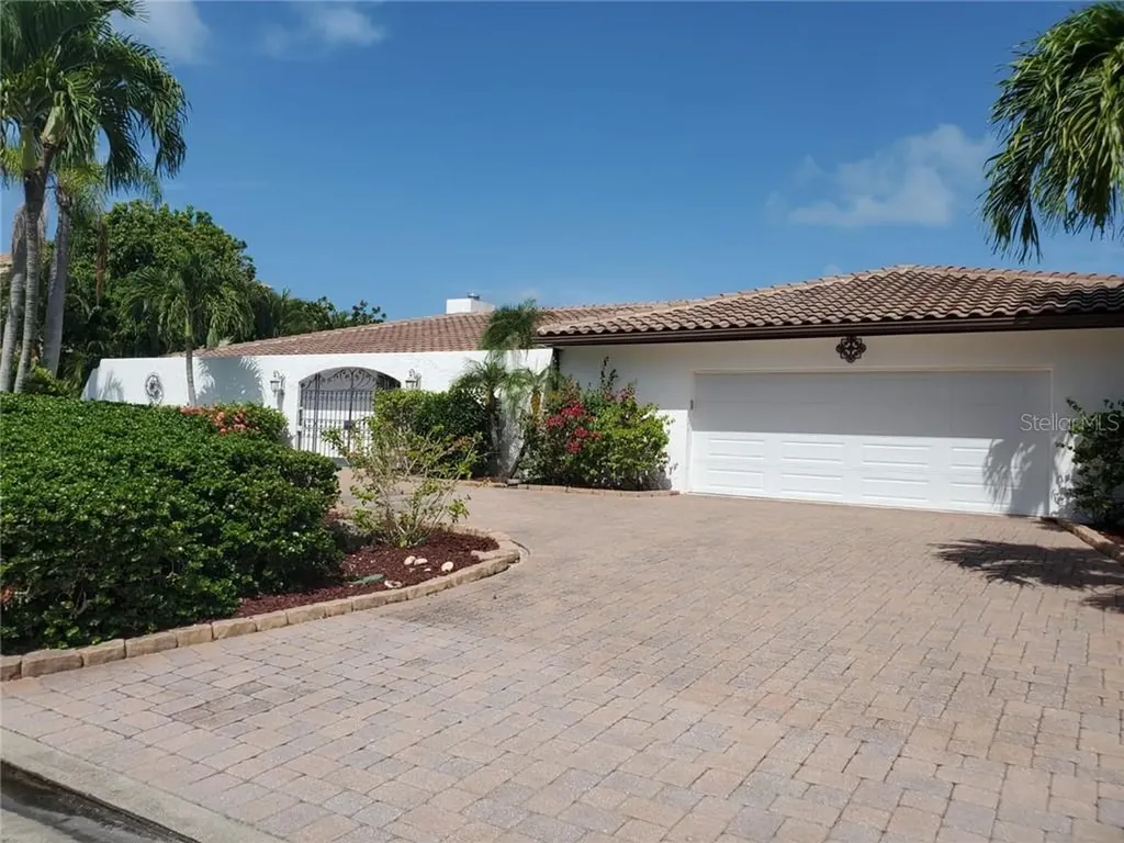 493 Partridge Circle Sarasota FL 34236