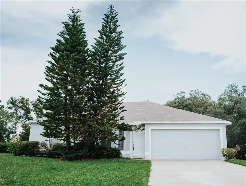 1450 Malaluka Street Deltona FL 32725