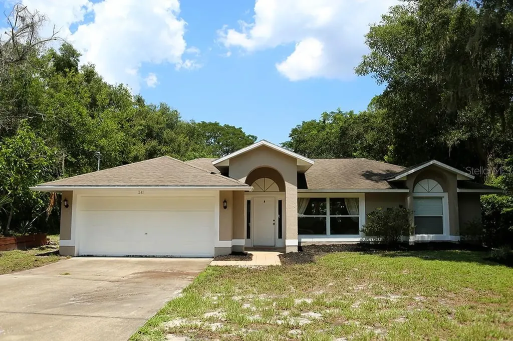 241 Lago Vista Street Debary FL 32713
