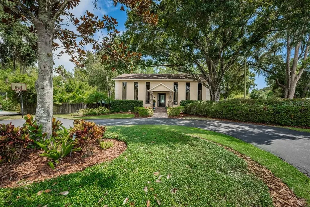 512 Crystal Lake Road Lutz FL 33548