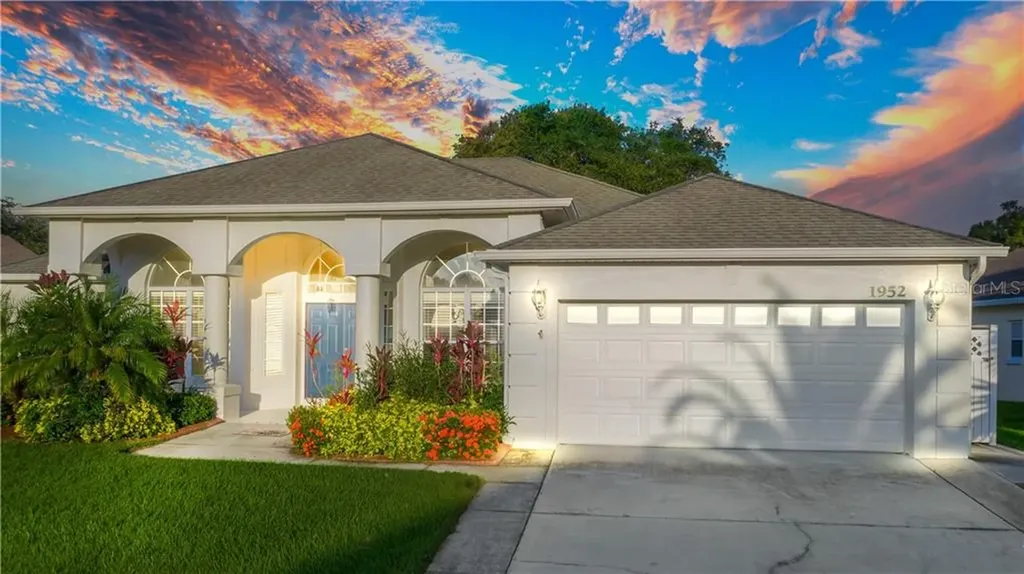 1952 Fairway Loop Kissimmee FL 34746