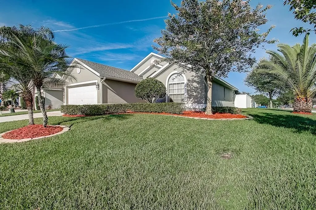 213 Fair Hope Pass Davenport FL 33897