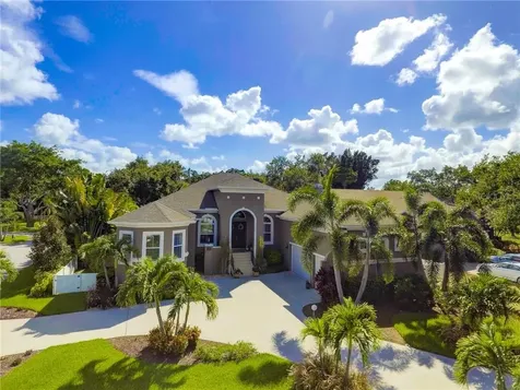 620 Apalachee Drive NE St Petersburg FL 33702