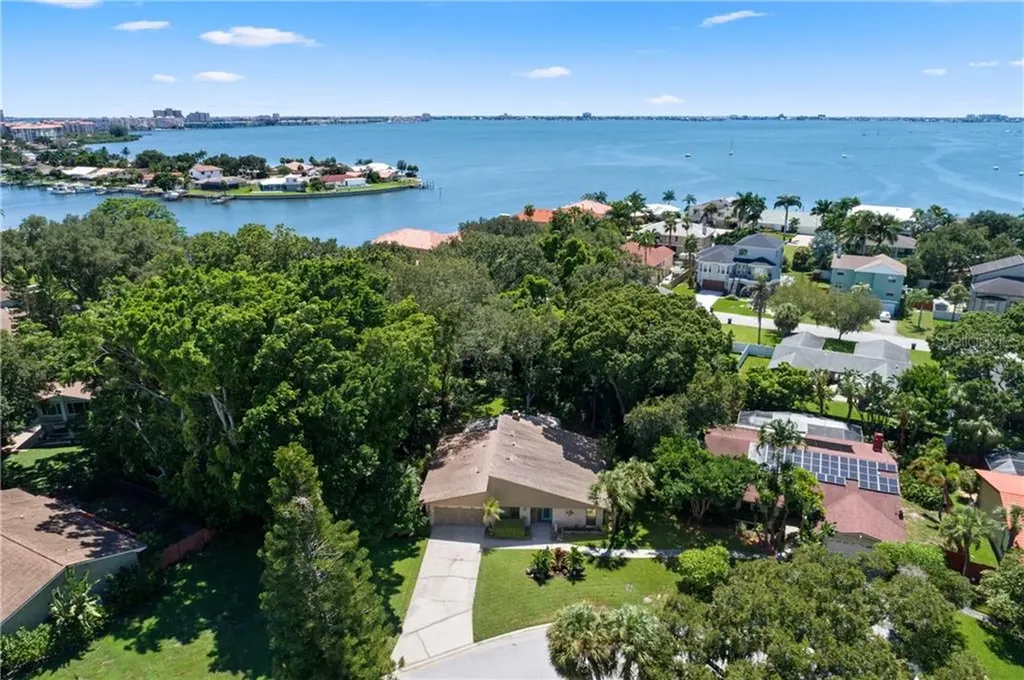 3949 41st Street S St Petersburg FL 33711