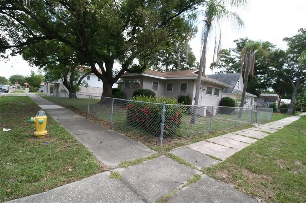 2461 Dartmouth Avenue N St Petersburg FL 33713