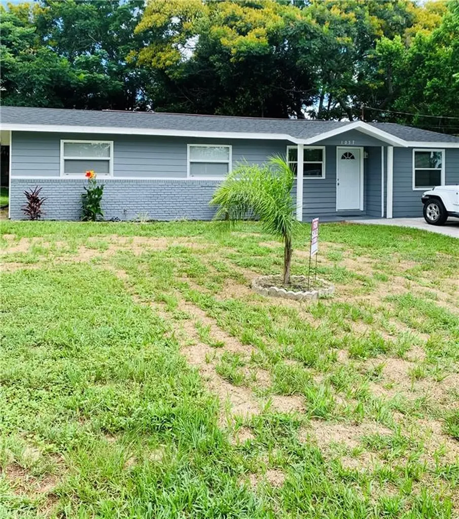 1057 E Grove Avenue Lake Wales FL 33853