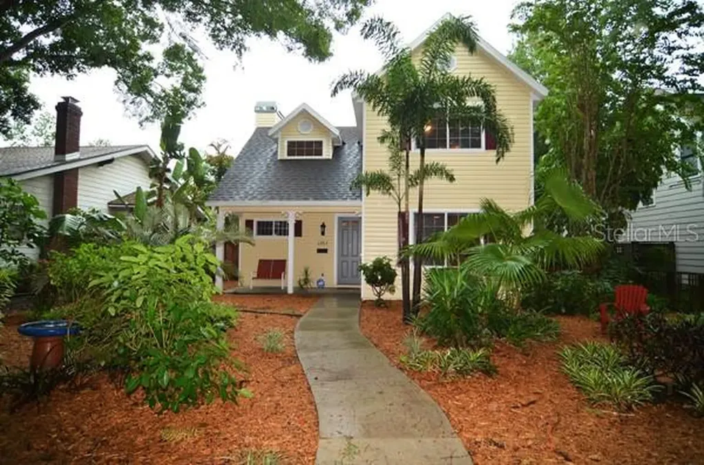 1163 25th Avenue N St Petersburg FL 33704