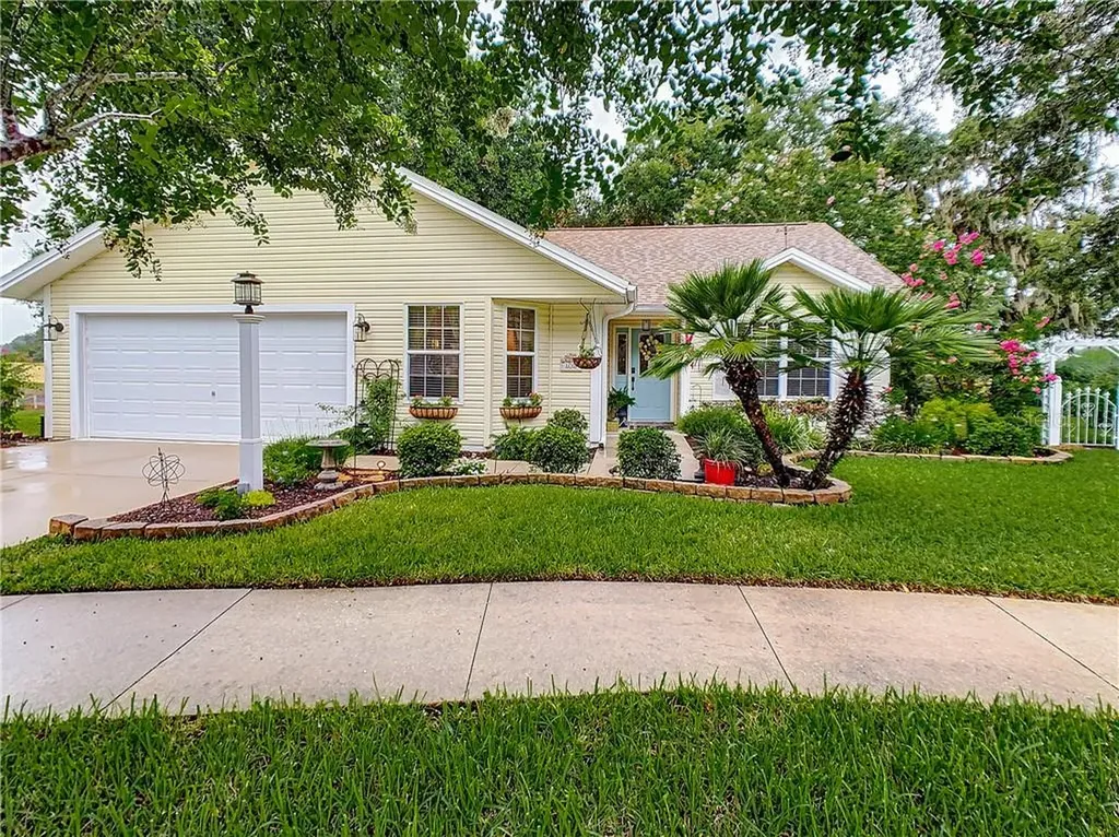 102 Cherry Blossom Lane Lady Lake FL 32159