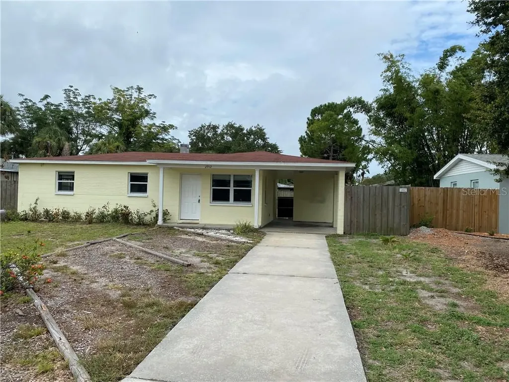 2912 W Pearl Avenue Tampa FL 33611