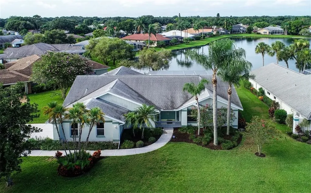 5653 Country Lakes Drive Sarasota FL 34243