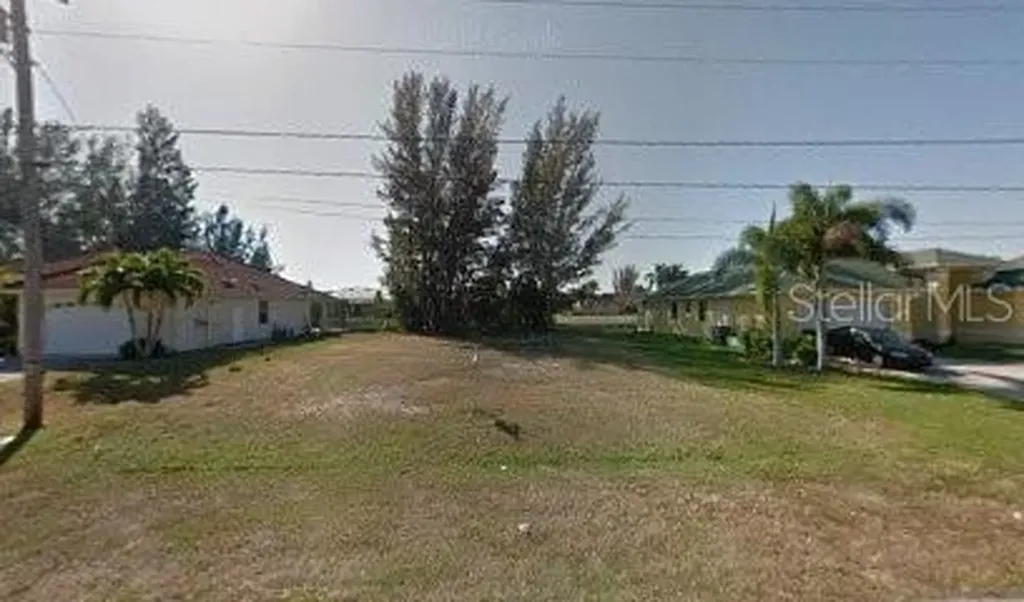 2210 SW 38th Terrace Cape Coral FL 33914