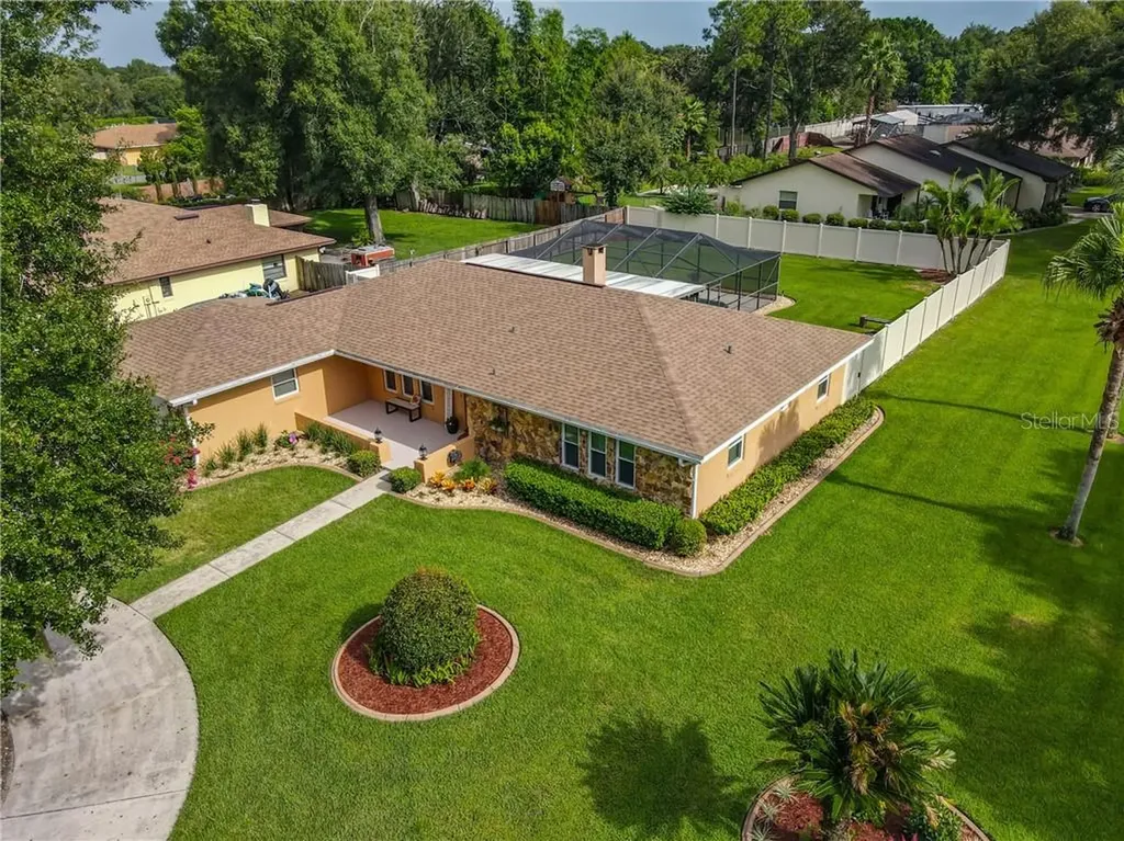 902 Crestview Drive Auburndale FL 33823
