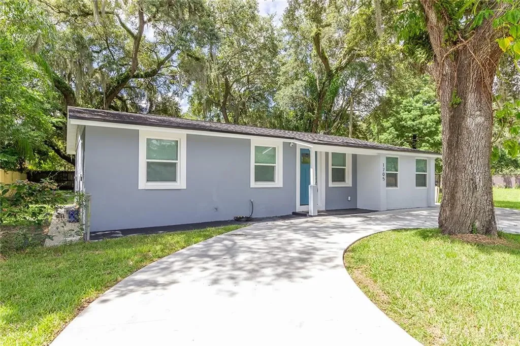 1705 E Sligh Avenue Tampa FL 33610