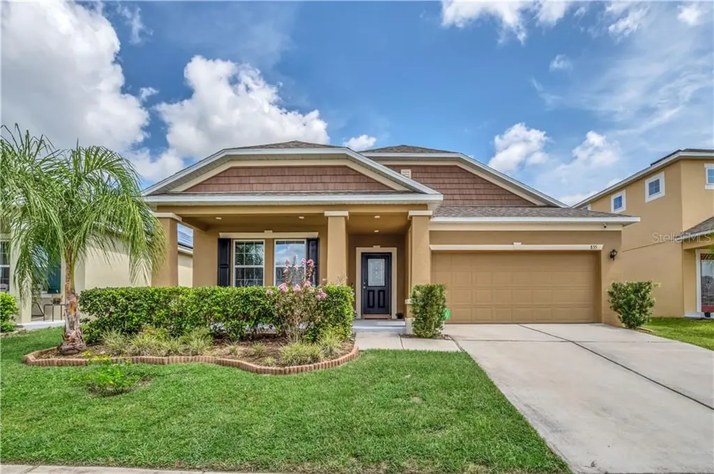 835 Los Galeones Drive Groveland FL 34736