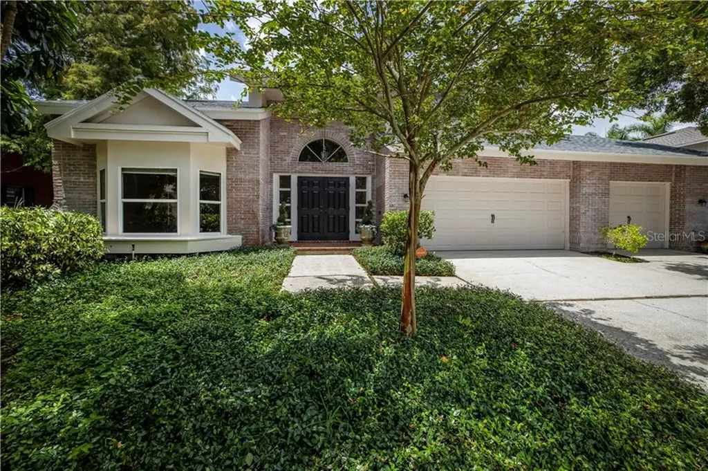 8468 Tallahassee Drive NE St Petersburg FL 33702