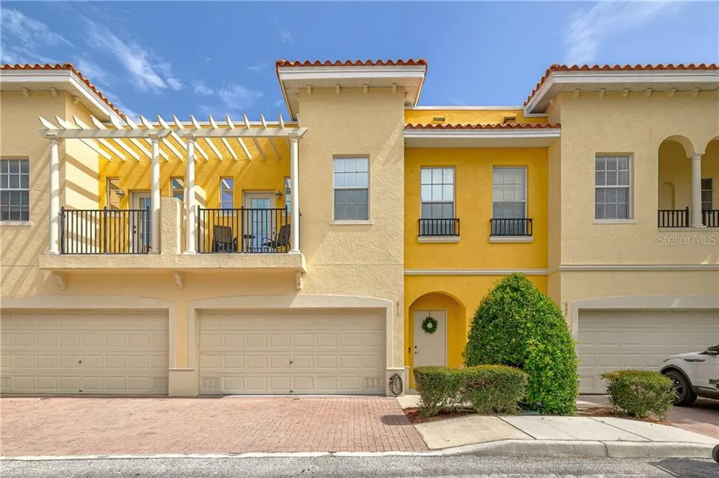 611 105th Lane N St Petersburg FL 33716