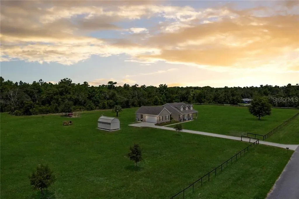 39900 Greenhill Lane Umatilla FL 32784