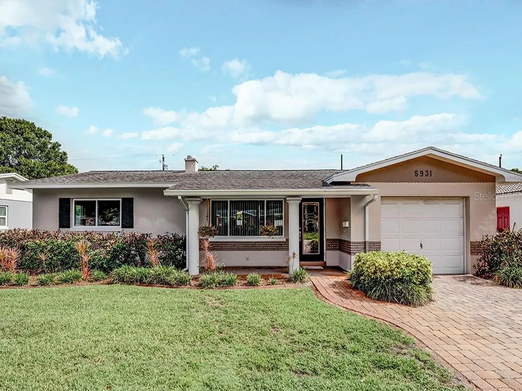 5931 17th Avenue N St Petersburg FL 33710
