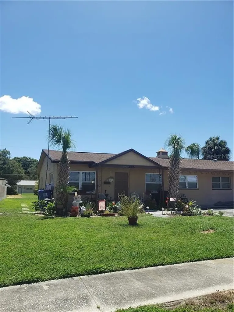 3675 59th Way N St Petersburg FL 33710