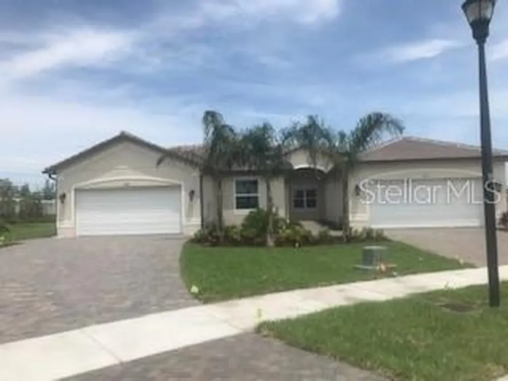 4783 Avila Lakes Drive Wimauma FL 33598