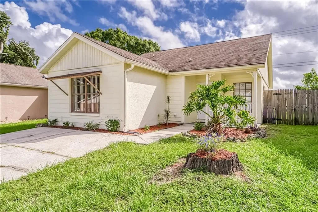 4630 E Eastwind Drive Plant City FL 33566