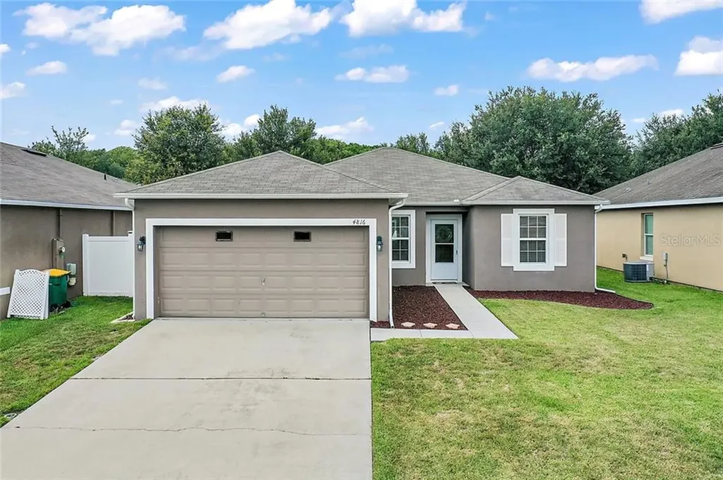 4816 Grassy Knoll Drive Tavares FL 32778