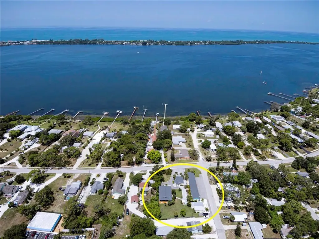 69 W Bay Street Englewood FL 34223