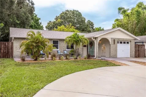5507 Pine Circle NE St Petersburg FL 33703