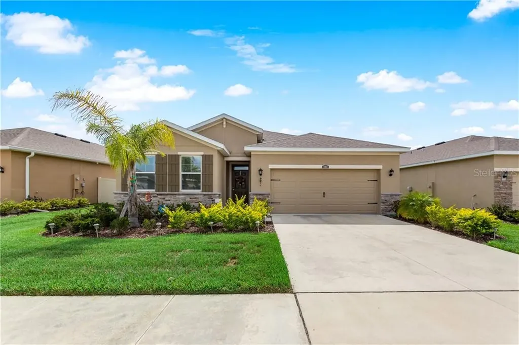1104 Pipestone Place Wesley Chapel FL 33543