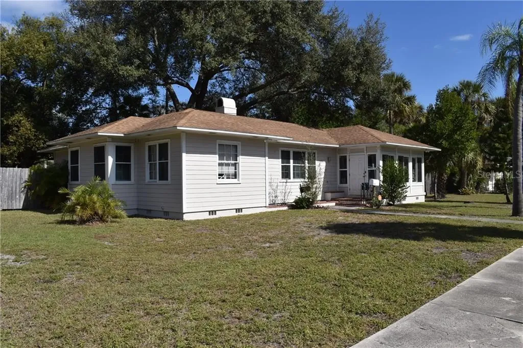 4561 23rd Avenue S St Petersburg FL 33711