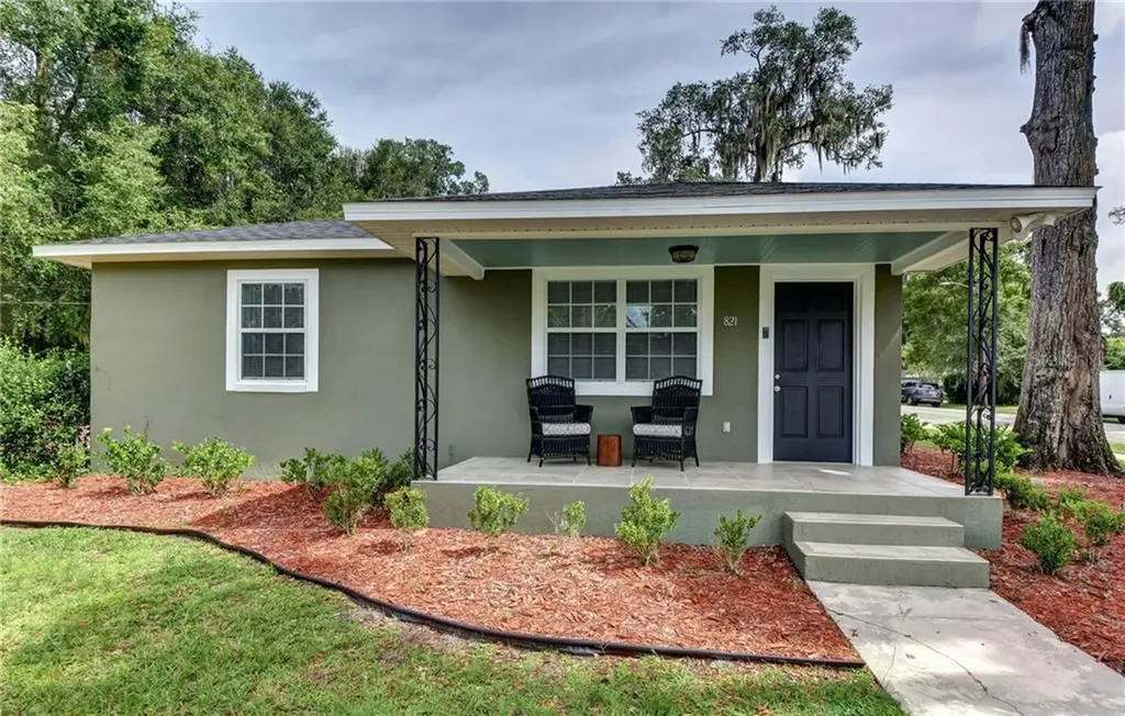 821 W Voorhis Avenue Deland FL 32720