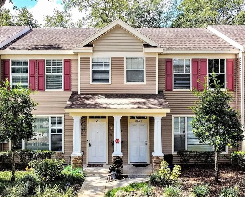 10911 Black Swan Court Seffner FL 33584