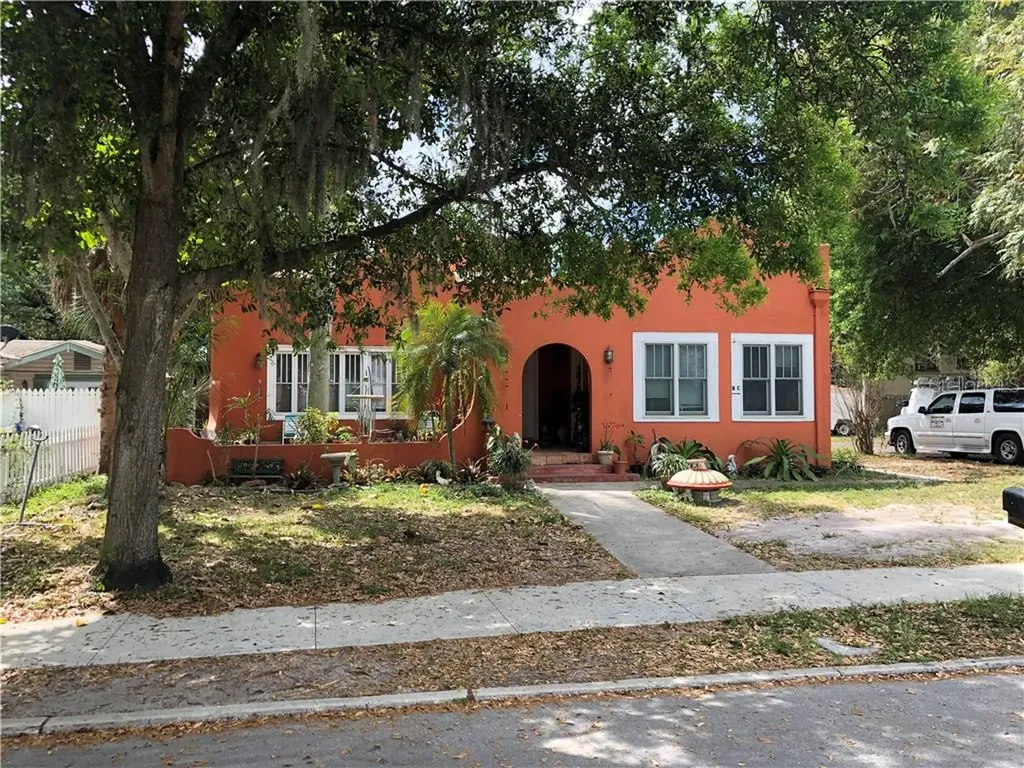 2113 8th Avenue W Bradenton FL 34205
