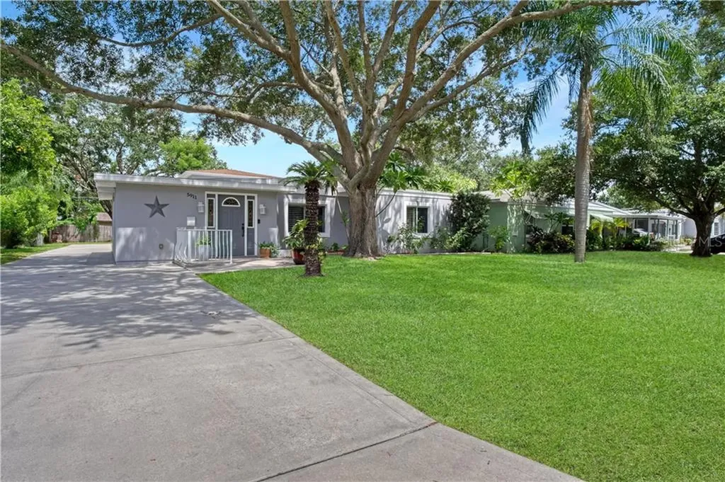 5911 10th Street N St Petersburg FL 33703