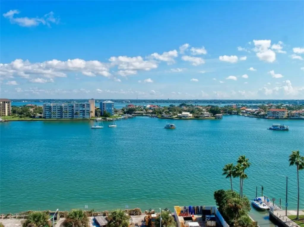 64 Bay Esplanade Clearwater FL 33767