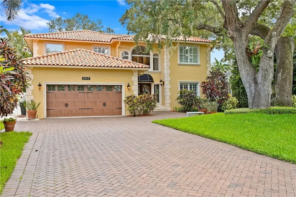 243 Estado Way NE St Petersburg FL 33704
