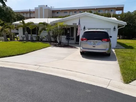 9596 141st Street Seminole FL 33776