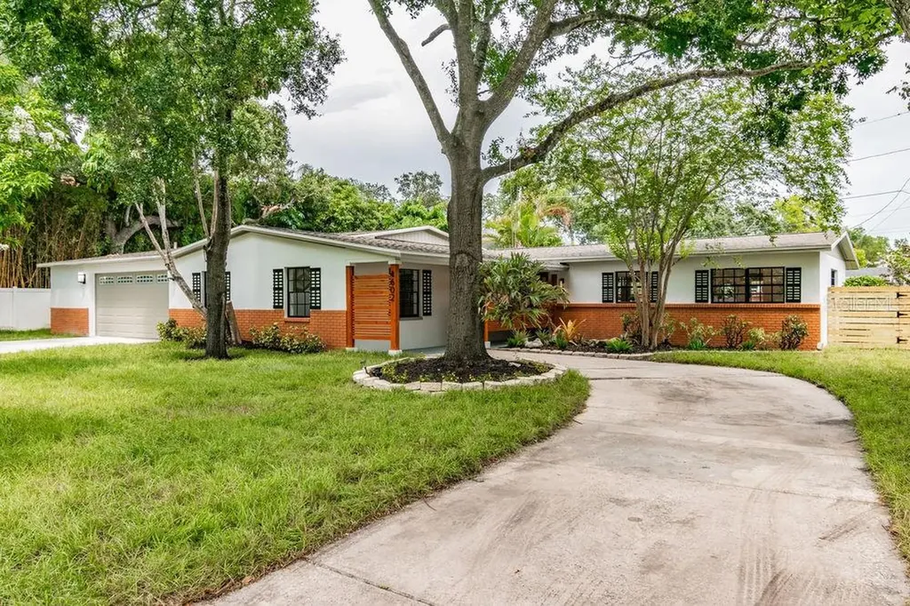 4602 S Esperanza Avenue Tampa FL 33611