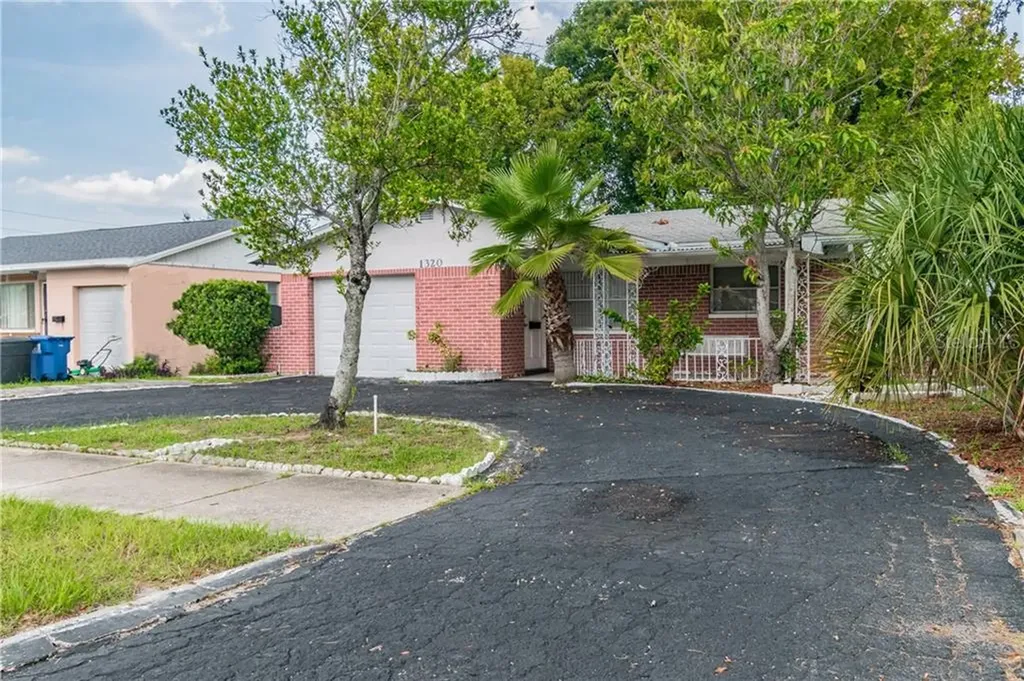 1320 49th Street N St Petersburg FL 33710