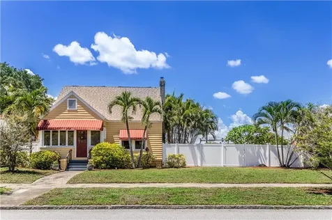 2817 Dartmouth Avenue N St Petersburg FL 33713