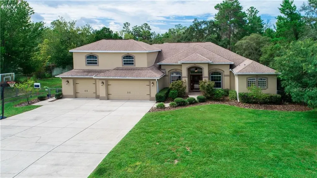 7302 Bahama Swallow Avenue Weeki Wachee FL 34613