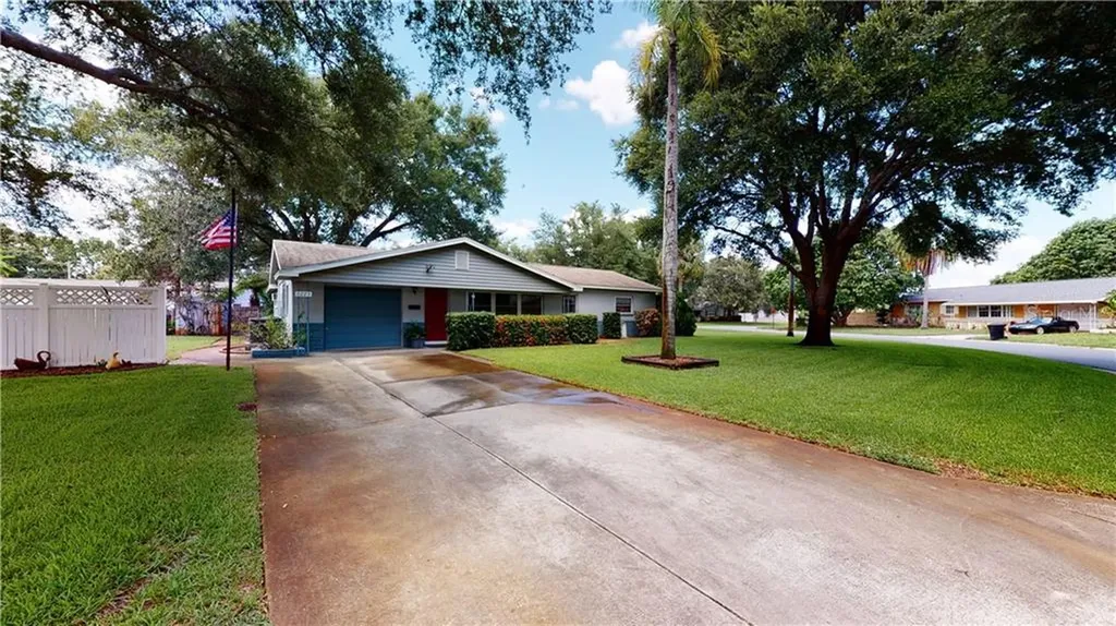 6225 23rd Terrace N St Petersburg FL 33710