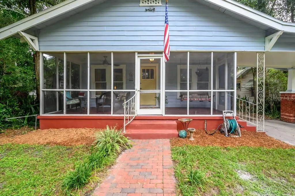1418 E Paris Street Tampa FL 33604