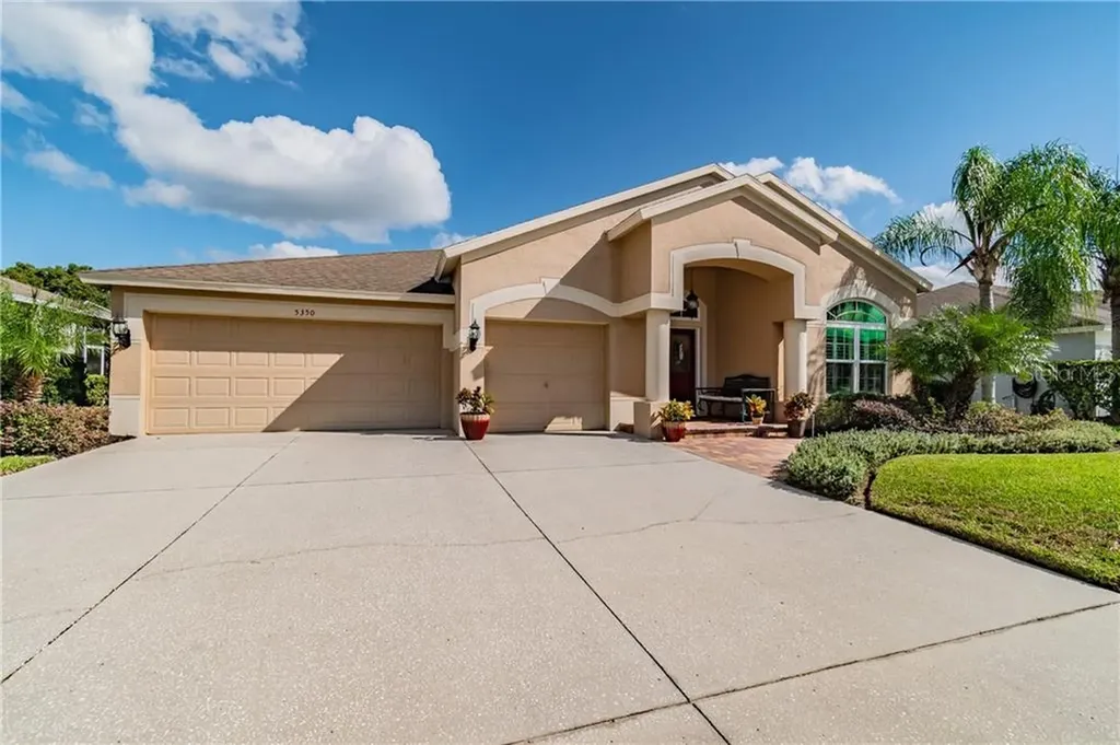 5350 Spectacular Bid Drive Wesley Chapel FL 33544