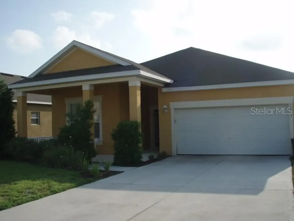 1013 James Lane Lake Alfred FL 33850